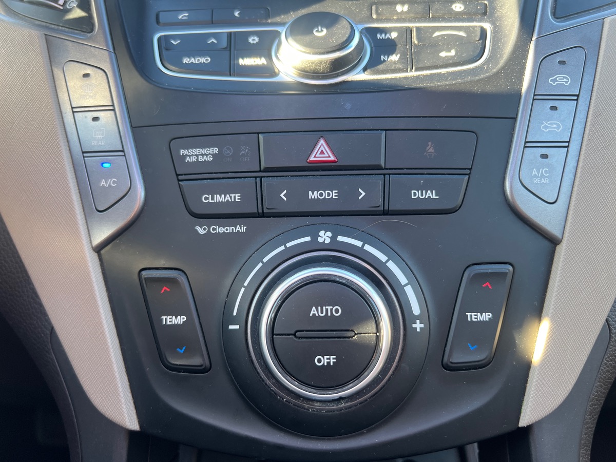 Hyundai Santa Fe EXECUTIVE 2,2 CRDI 4WD 197ch,CAMERA DE RECUL, SIEGES CHUAFFANTS AV/AR, TOIT OUVRANT