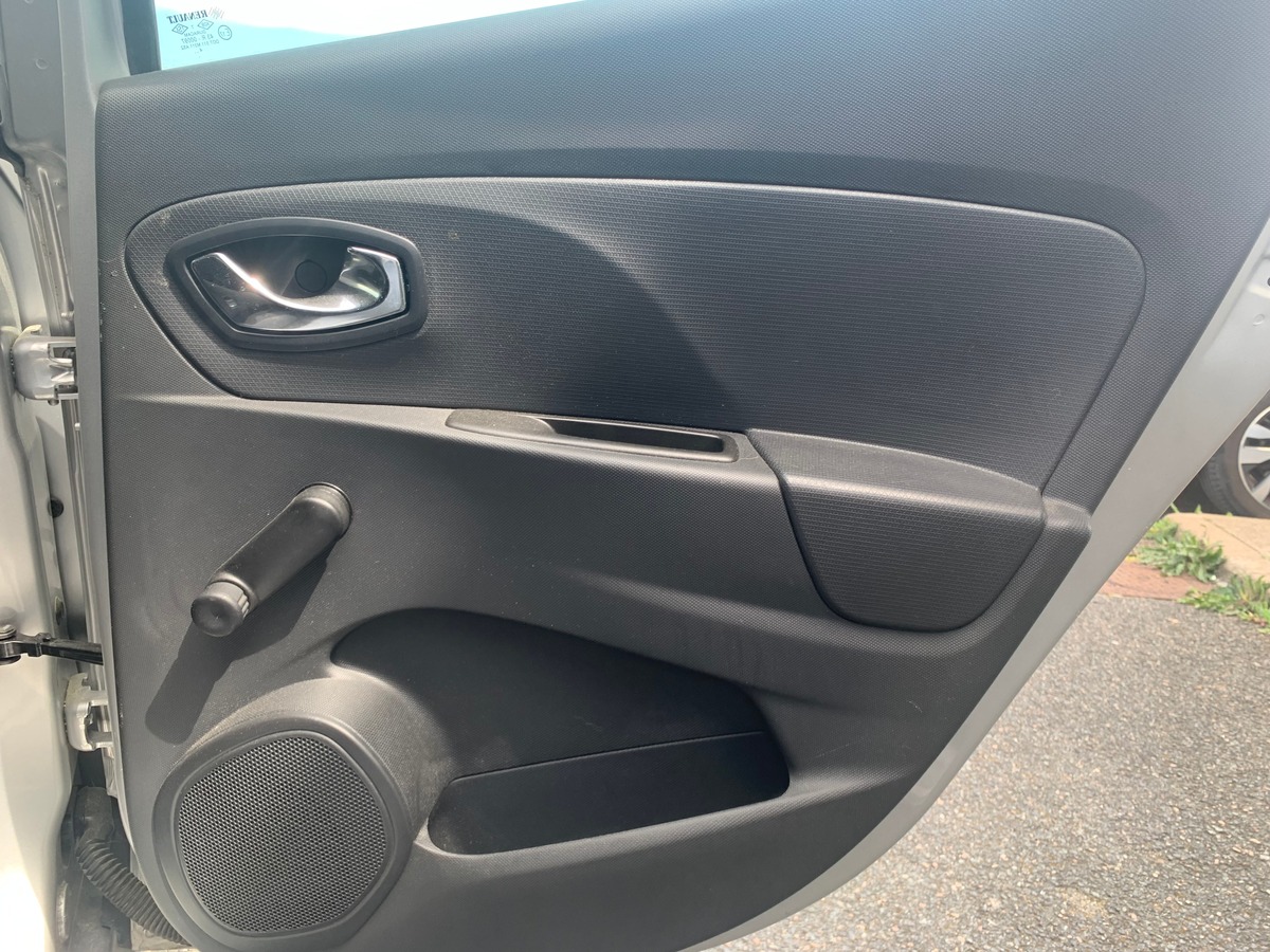 RENAULT Clio IV 75 ch | Air Medianav | 2 Places | Régulateur de vitesse | Climatisation | Bluetooth