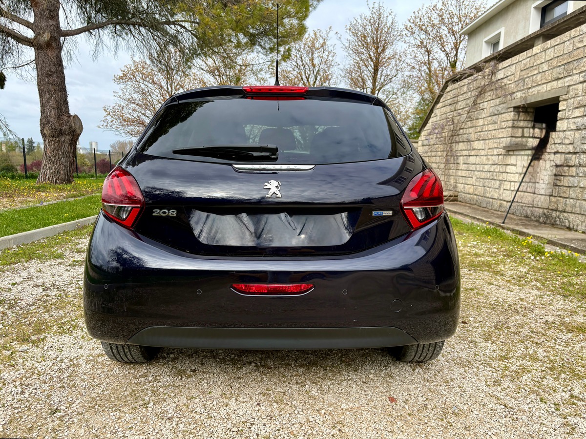 Peugeot 208 VTI - 82CH - STYLE - DISTRIBUTION OK