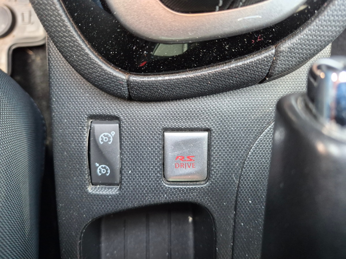 RENAULT Clio IV Estate 120 ch GT EDC