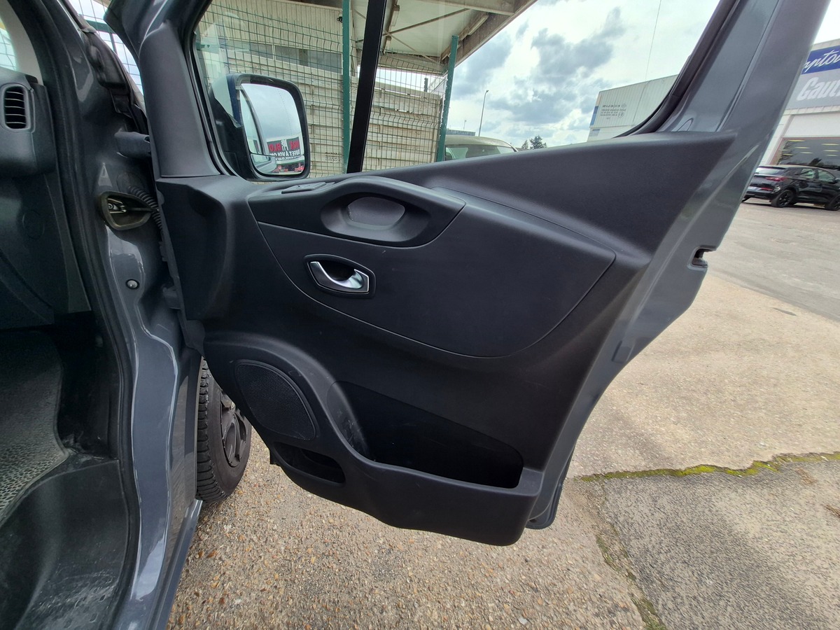 RENAULT Trafic DCI 170 BVA GRAND CONFORT L2H1