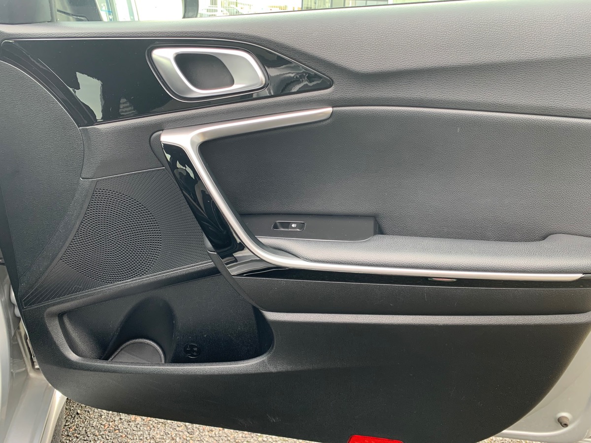 Kia Ceed 136 ch | GT LINE | Caméra Recul | GPS | Régulateur vitesse | Palettes vitesses au Volant