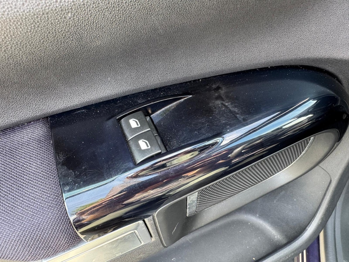 Citroën C4 Cactus 1.6 BLUE-HDI 110cv SHINE - Garantie - Boite automatique