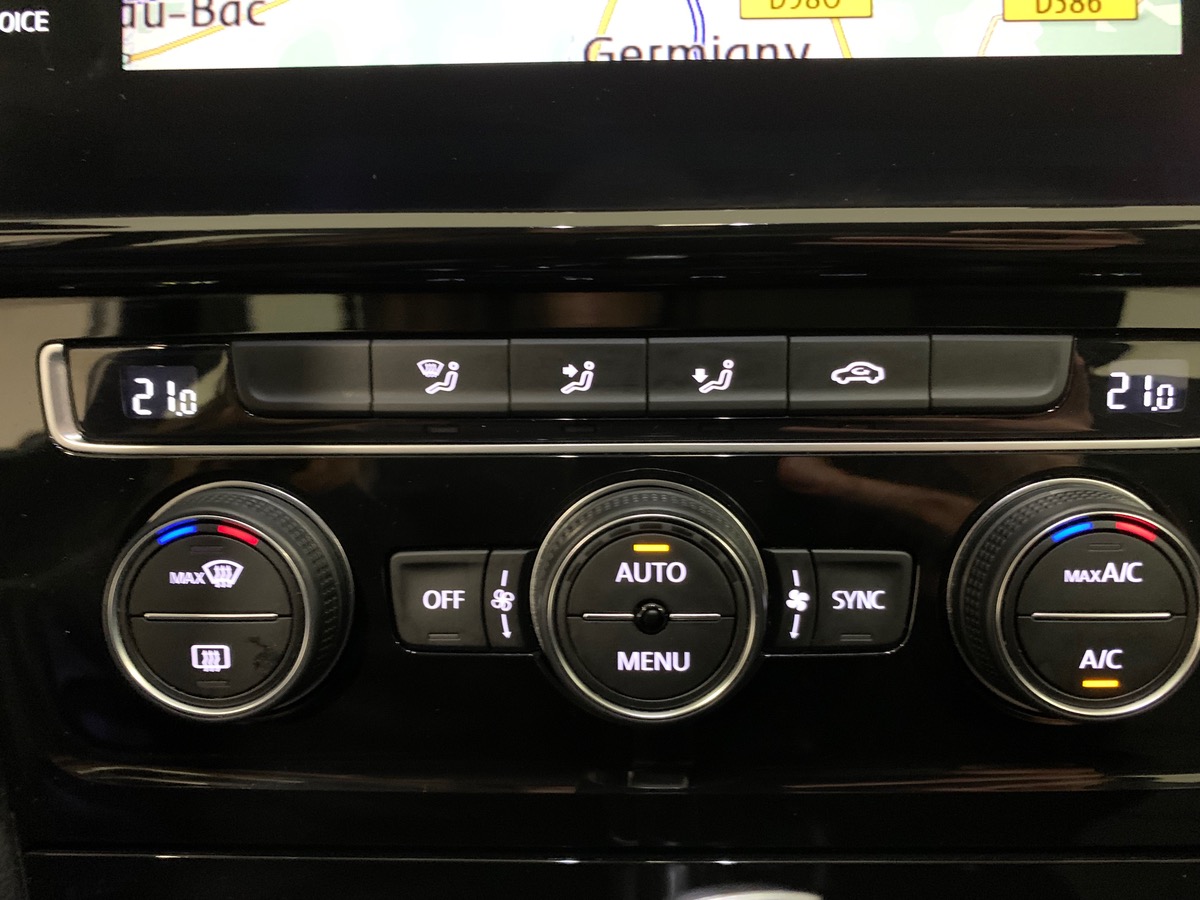 Volkswagen Golf 2.0 TDI 150 CARAT DSG