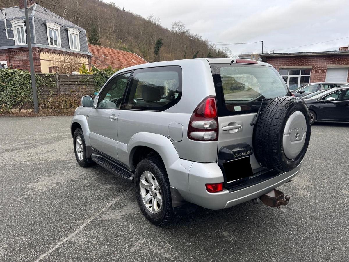 Toyota Land Cruiser KDJ125 D4-D 166 3 portes - Francais