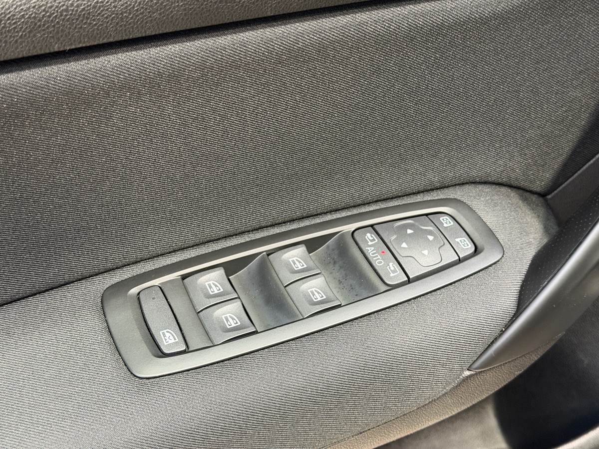 RENAULT Megane IV Blue DCI 115 cv EDC Business