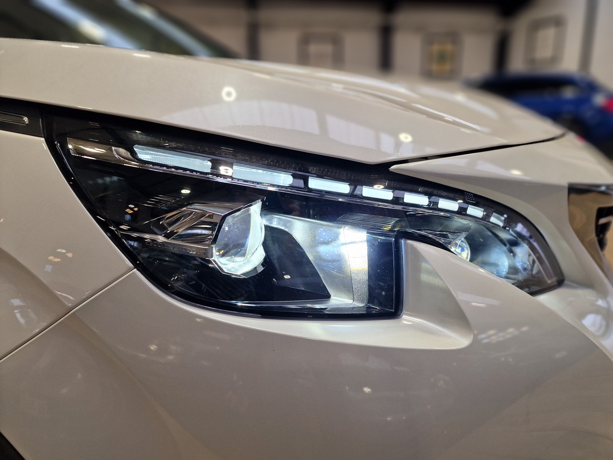 Peugeot 3008 1.2 PURETECH 130 ALLURE / TOIT PANORAMIQUE / COURROIE CHANGEE