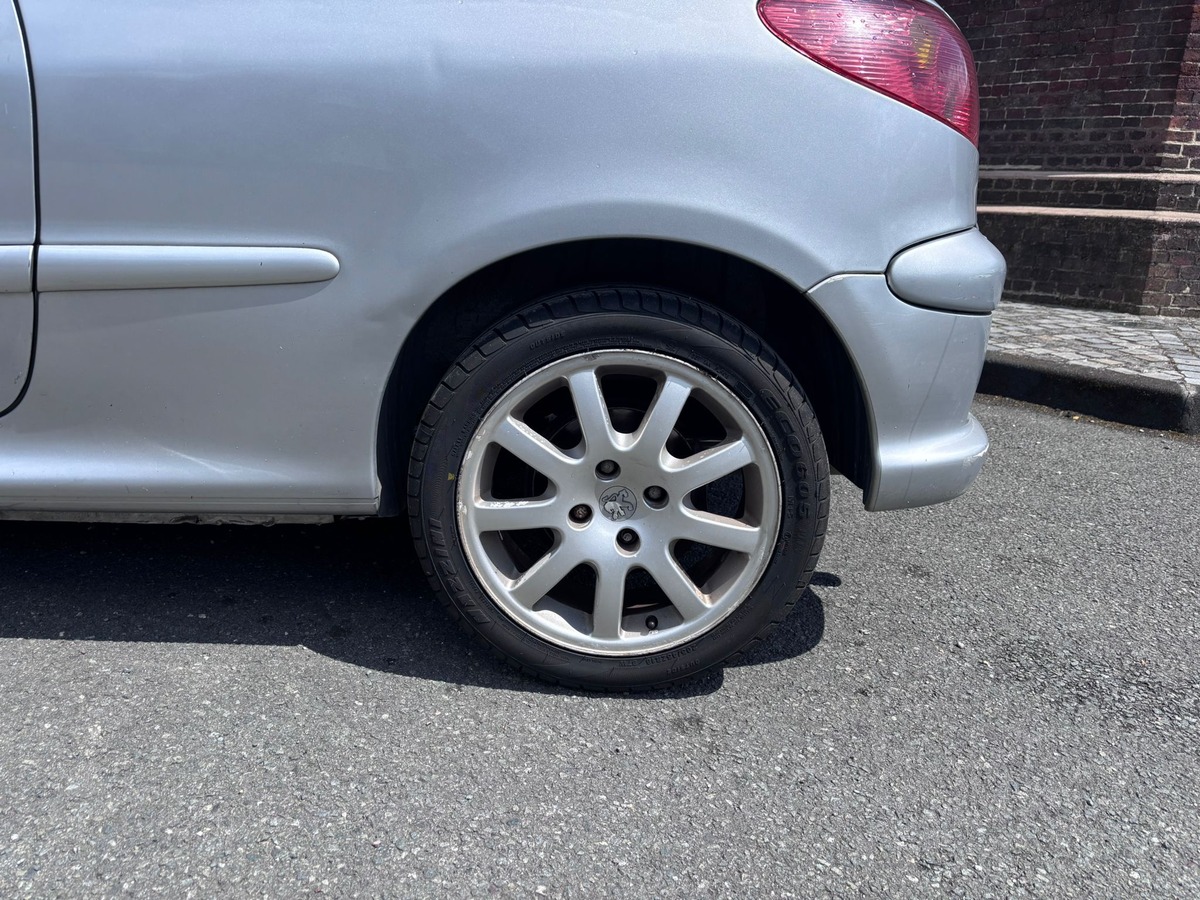 Peugeot 206 1.6 16v 110 XS 3p - Prête à partir