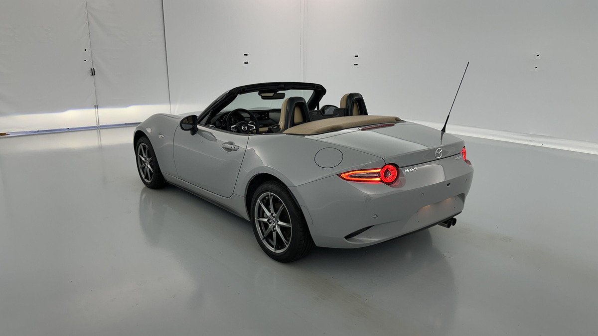 Mazda MX-5 ROADSTER