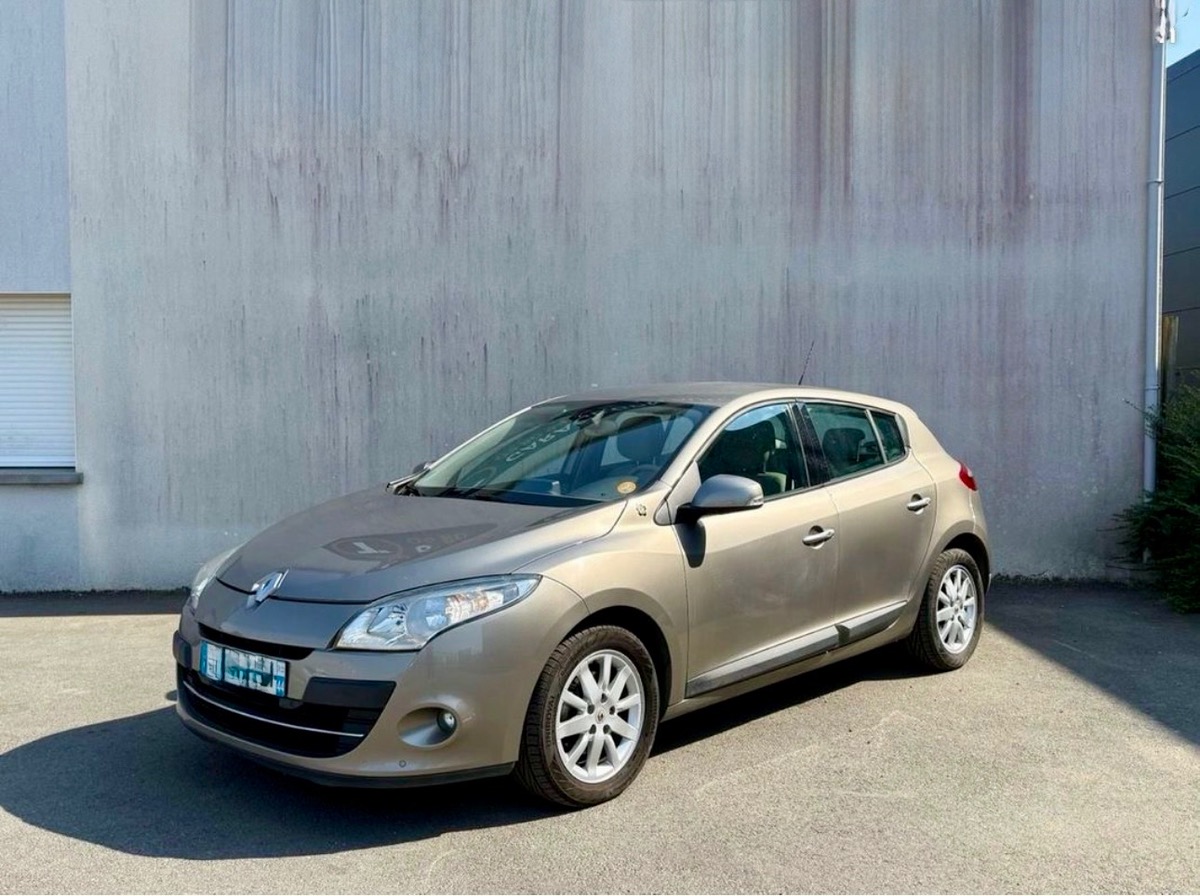 RENAULT Megane III 1.4 TCe 130 CV EDITION PRIVILEGE MOTEUR A CHAINE DE DISTRIBUTION
