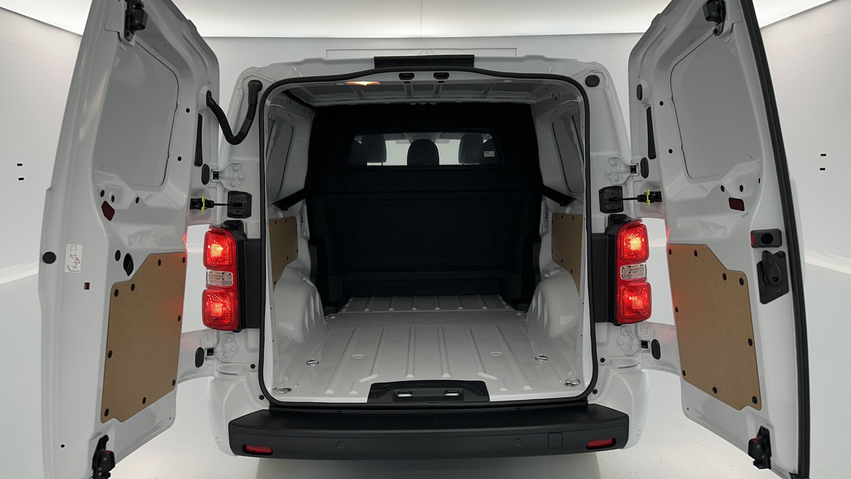 Peugeot Expert CABINE APPROFONDIE 5 PLACES XL 2.0 180 EAT8 | 29600 euros ht | PLUSIEURS COLORIS