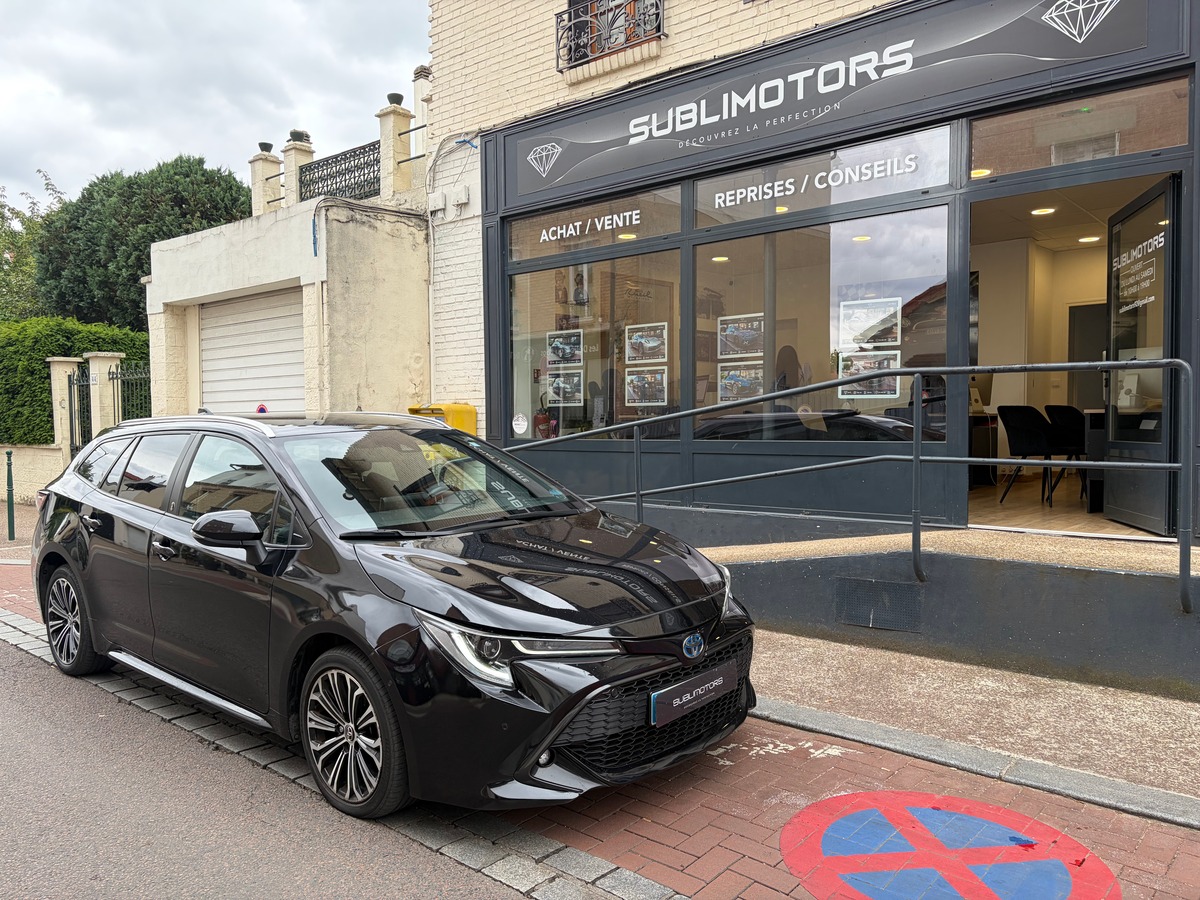 Toyota COROLLA TOURING SPORT