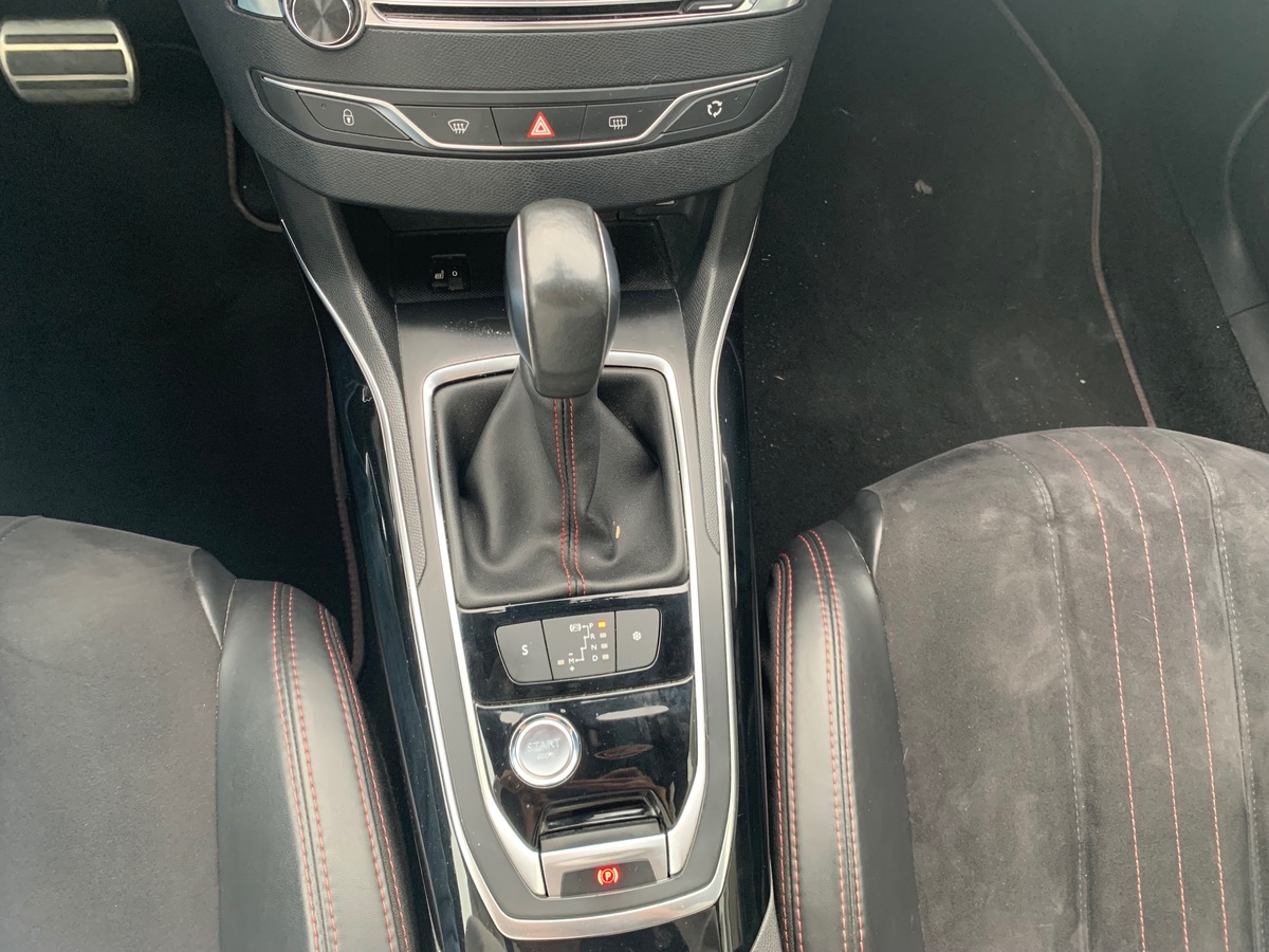 Peugeot 308 120 | GT LINE | Caméra Recul | Car Play | Régulateur Vitesse | Full LED Technology