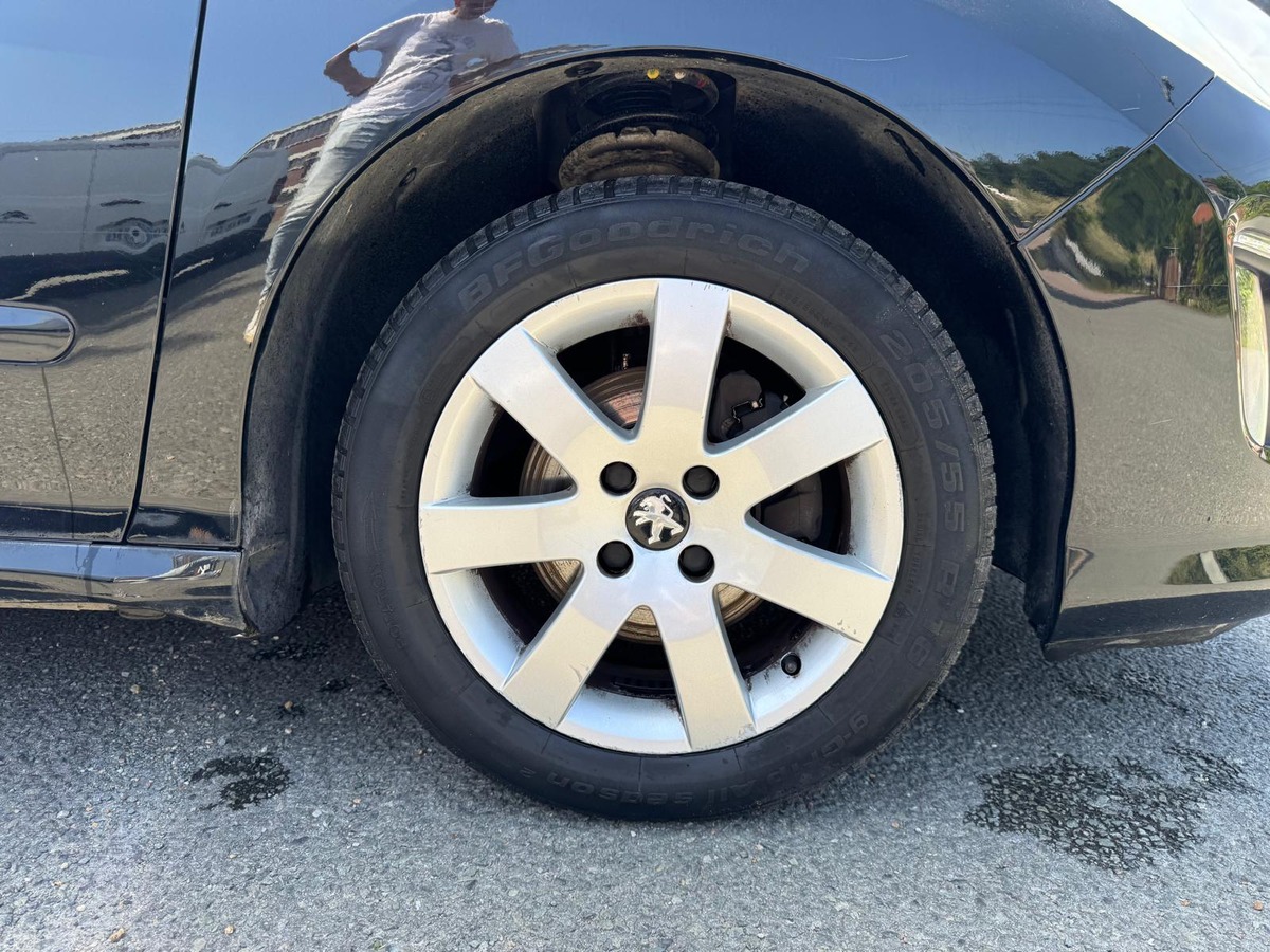 Peugeot 308 SW 1.6 HDI 112-7 PL- BOITE AUTOMATIQUE-DISTRIBUTION NEUVE