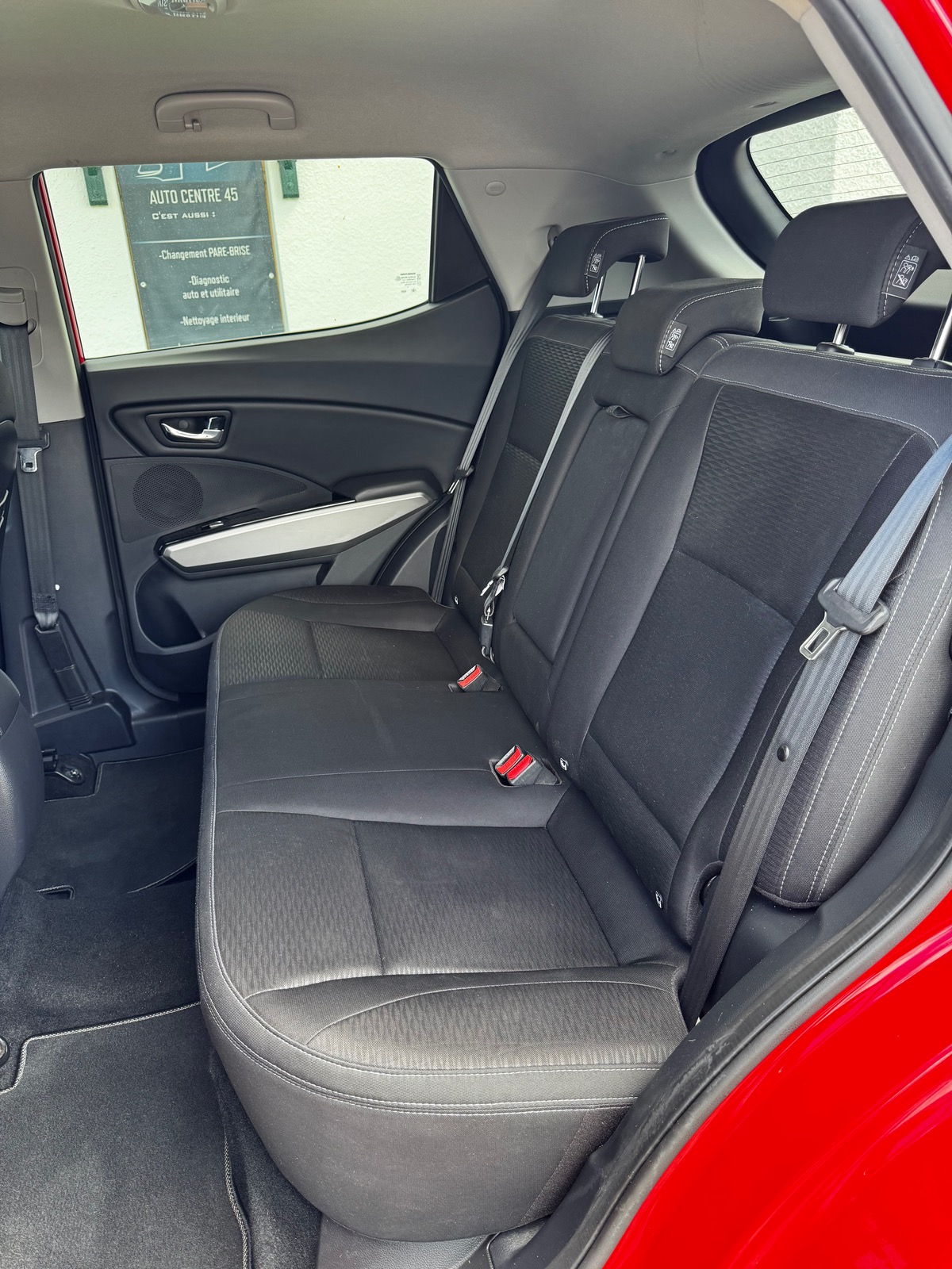 Ssangyong Tivoli 160 E-XDI 115 CV 2WD URBAN +   /  CAMÉRA  /  ACCES MAIN LIBRE  /  MOTEUR A CHAINE