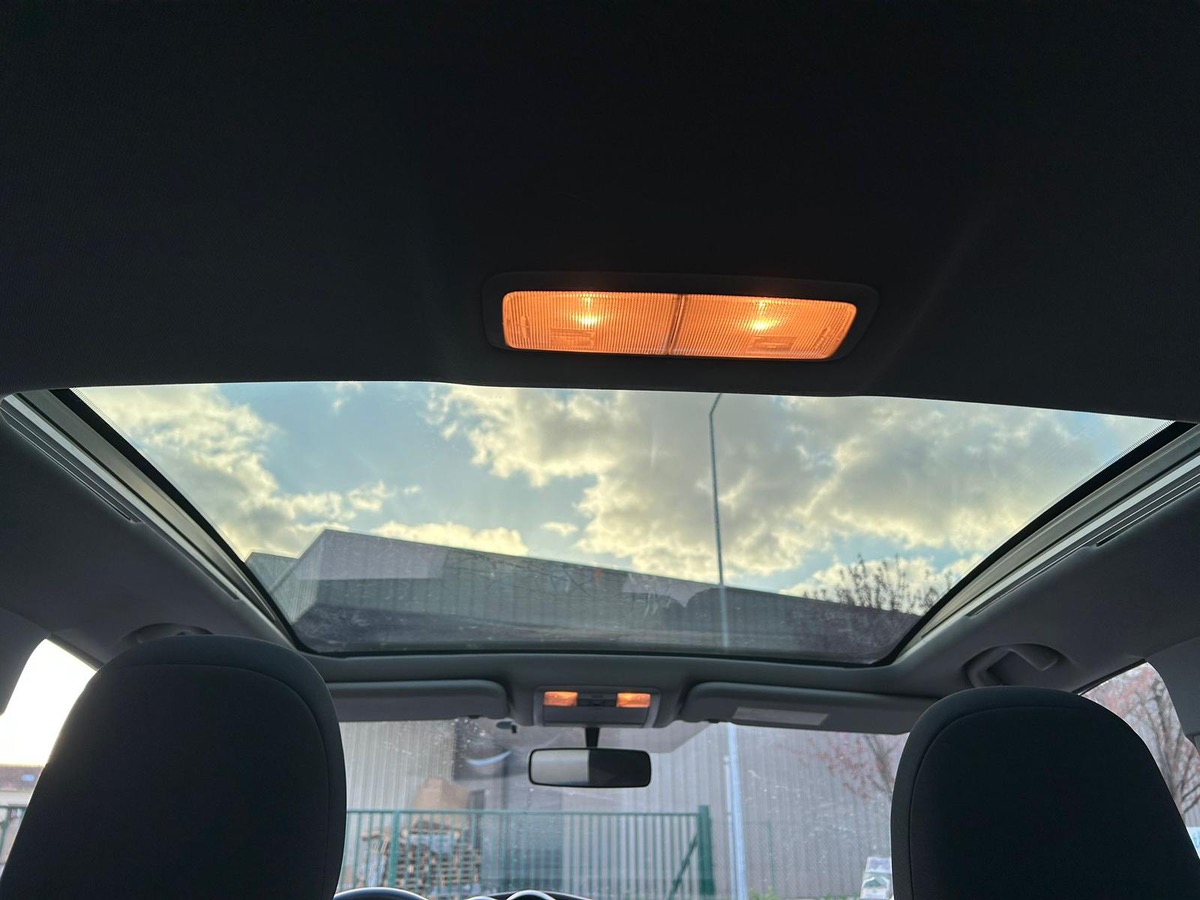 Toyota Verso 2.0 D-4D 128 CV sKyviews 4XCBLues