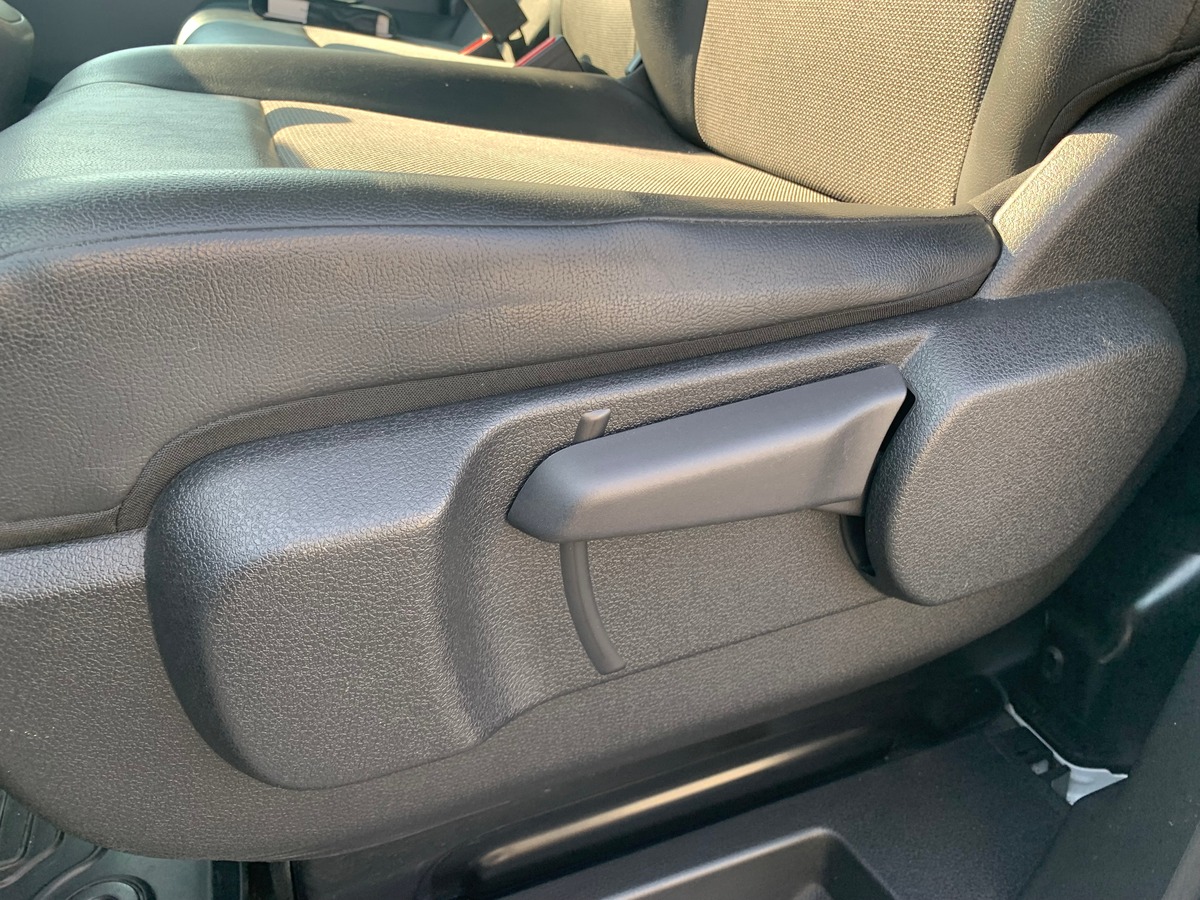 Toyota ProAce 122 ch | Business | Medium | 3 Places | Régulateur vitesse | GPS | Bluetooth | Radar