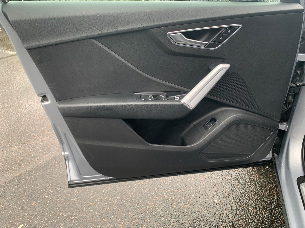 Audi Q2 115 ch | Sport | Toit ouvrant | Régulateur vitesse | Radar | Bluetooth | Coffre électrique