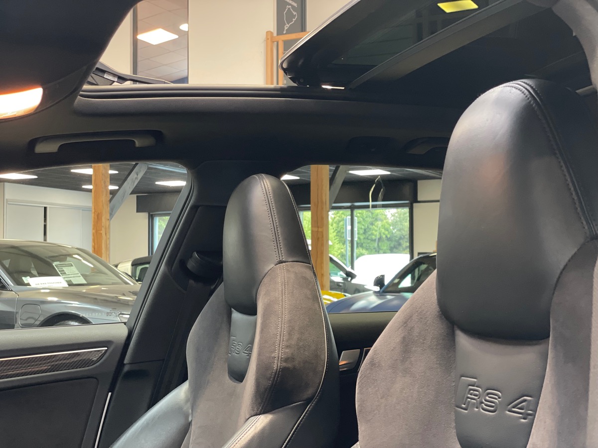 Audi RS4 AVANT V8 4.2 FSi 450 S-TRONIC7 - TOIT OUVRANT / LIGNE MILTEK - SUIVI CONSTRUCTEUR