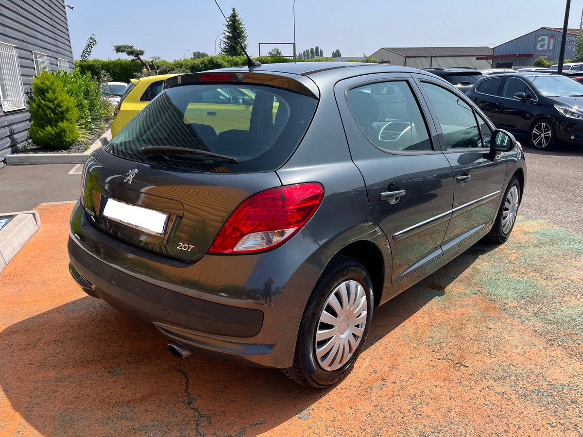 Peugeot 207 1.6 HDI 90 CH ACTIVE