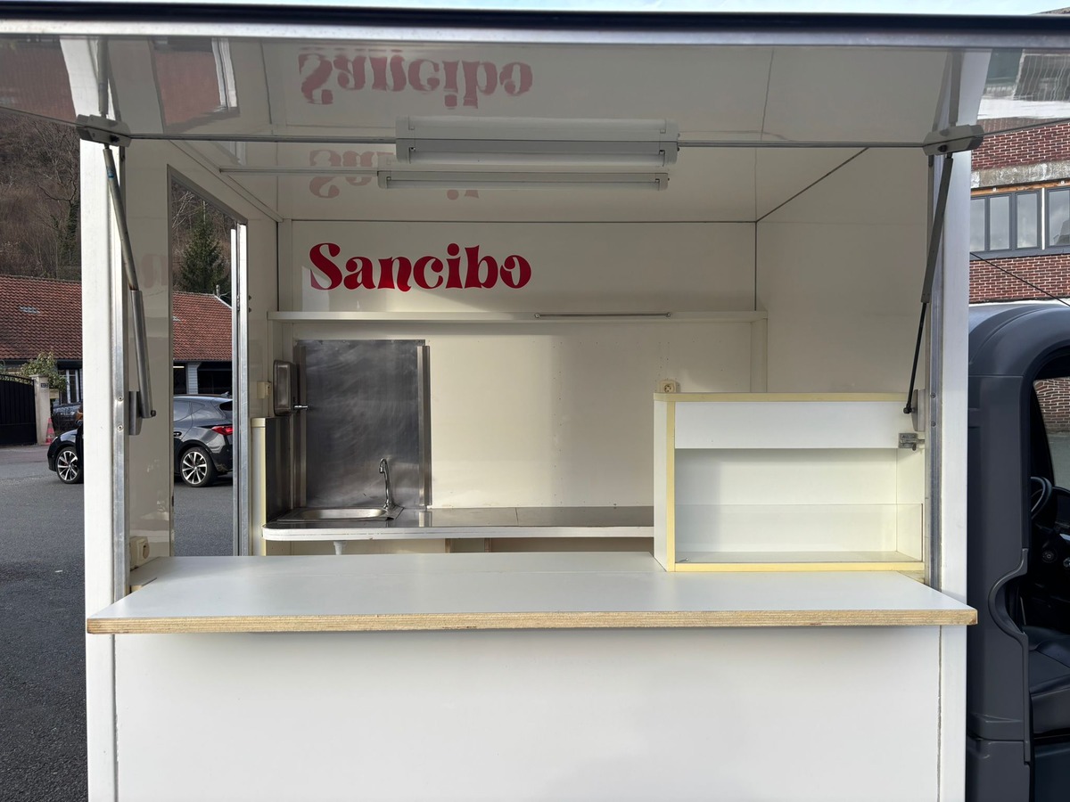 Opel Omega MEGA MULTITRUCK FOODTRUCK 600D - Entretiens à jour