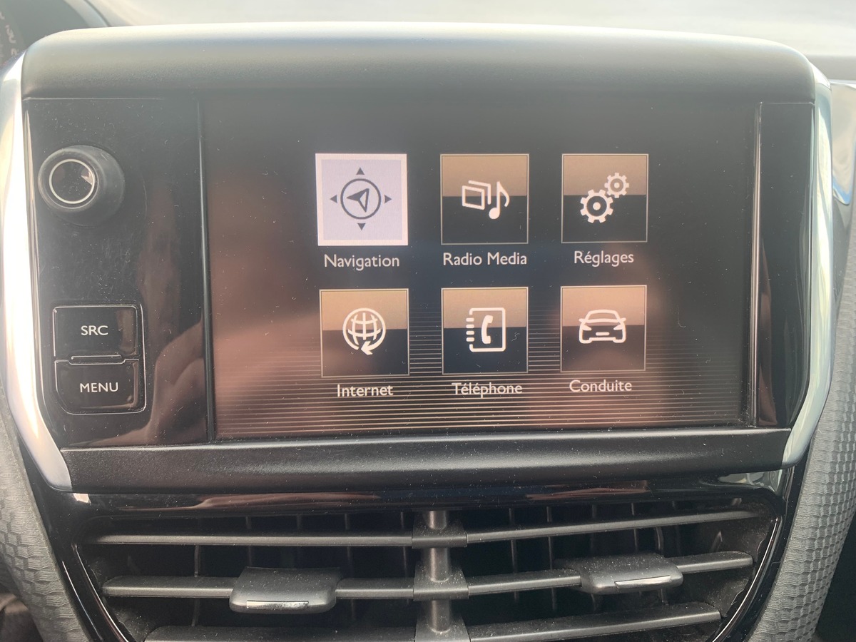 Peugeot 2008 100 ch | Style | Régulateur de vitesse | GPS | Bluetooth | Radar arriére | Barres toit