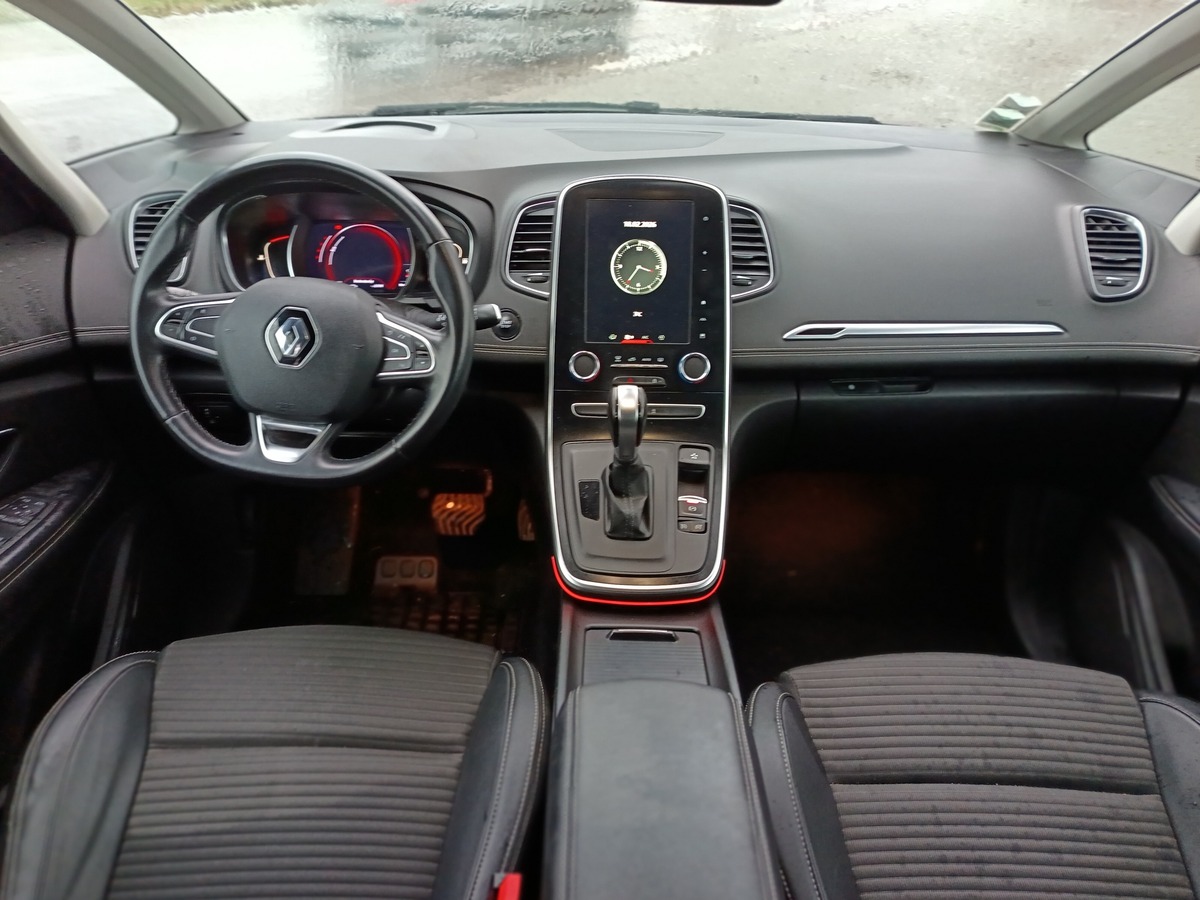 RENAULT Megane GRAND SCENIC 7 PL TCE 140 CH INTENS EDC GTIE 6 MOIS