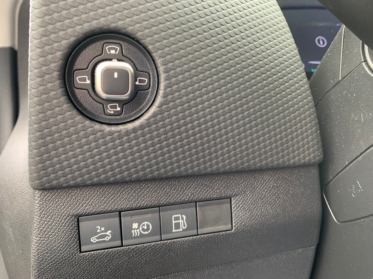 Citroën DS4 225 | Rivoli | Caméra 360° | Apple car Play | Régulateur de vitesse adaptatif | Attelage