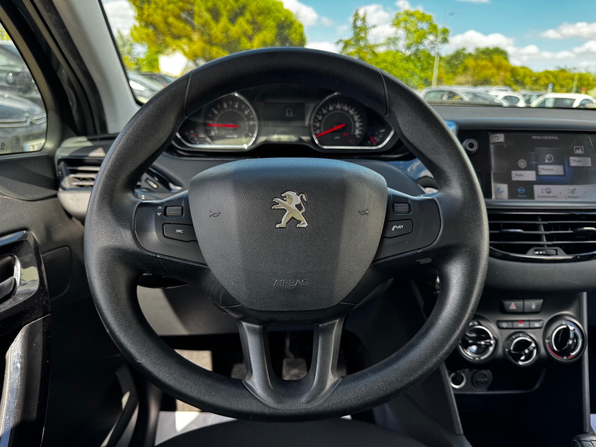 Peugeot 208 1.2 VTi 82 CV BVM5 ALLURE DISTRIBUTION FAITE  / SUIVI CONCESSION
