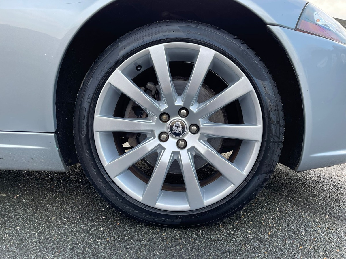 Jaguar XK V8 4.2