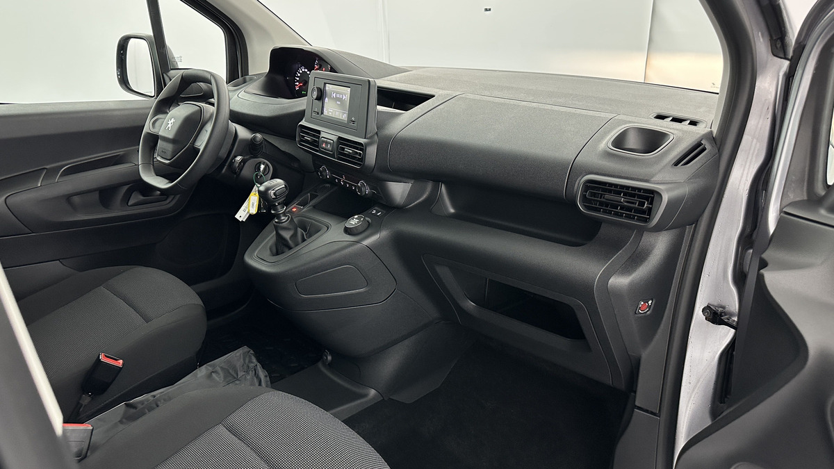 Peugeot Partner M 650 1.5 BlueHDi 130 ch 4WD by DANGEL | 26600 euros hors taxes | Radar arrière