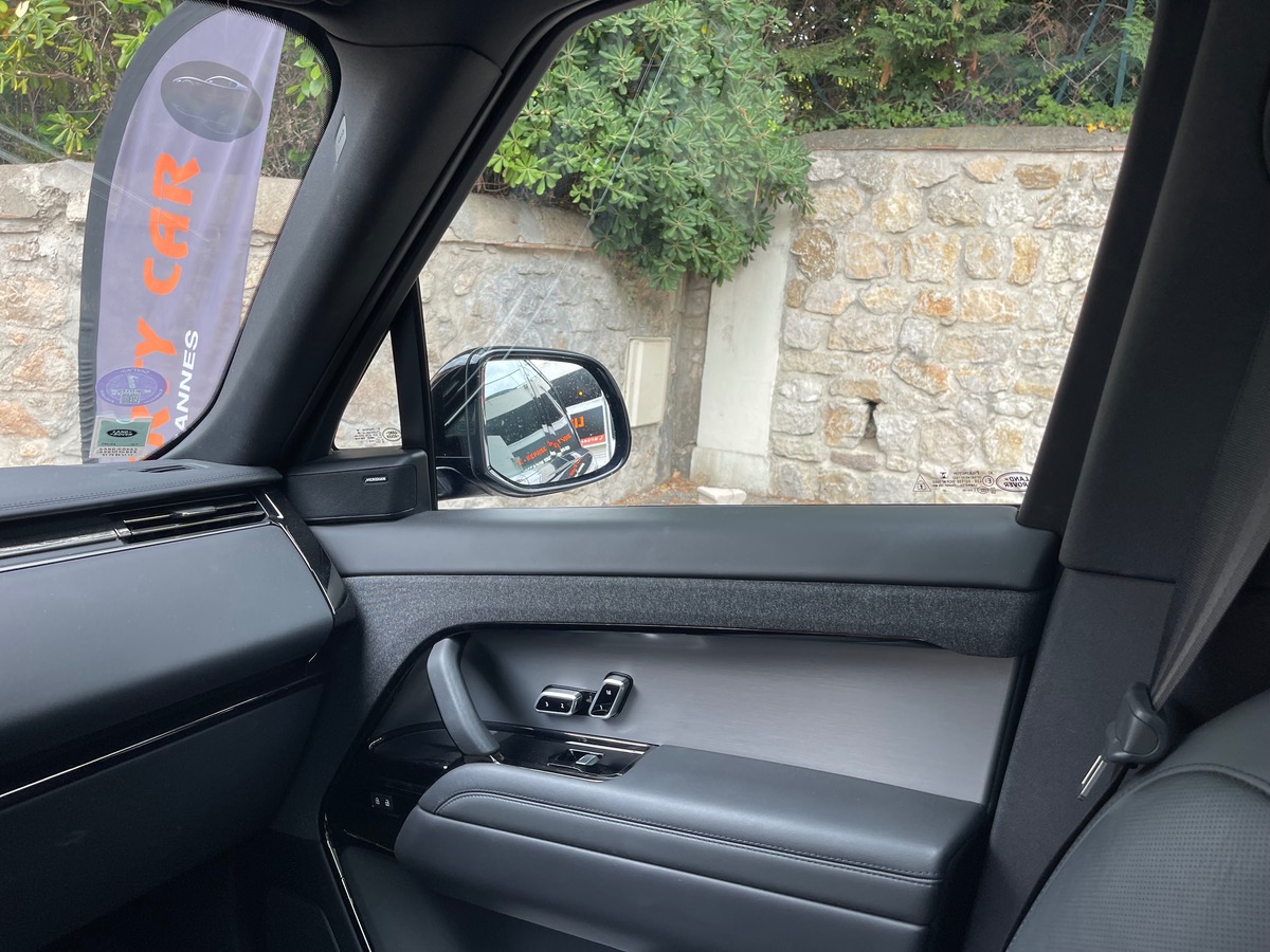 Land-Rover Range Rover Sport P 400e 400 CV / Toit Ouvrant / Dynamic SE / 1er MAIN VF