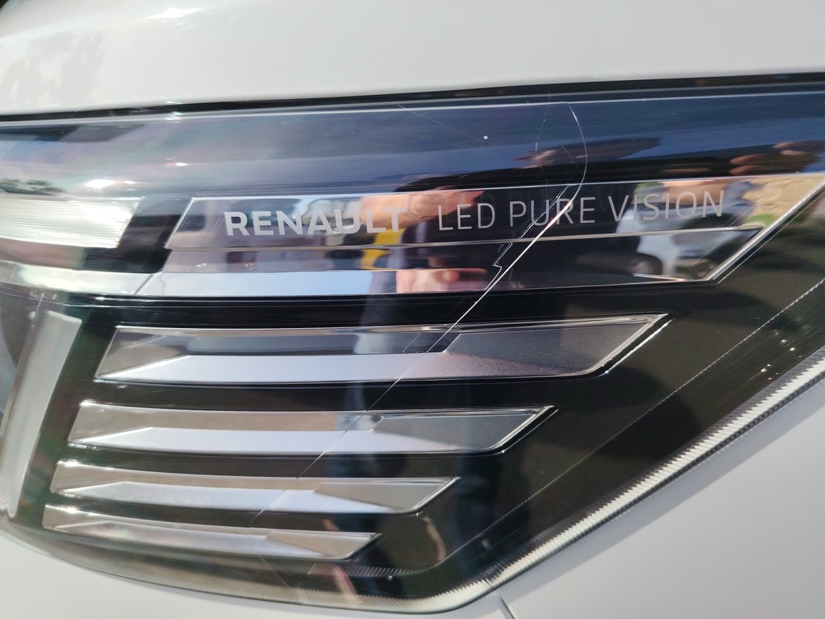 RENAULT HANROAD TREK 4 +