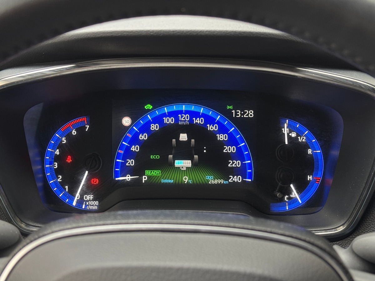 Toyota Corolla Dynamic business 1.8 VVT-i 122 HSD