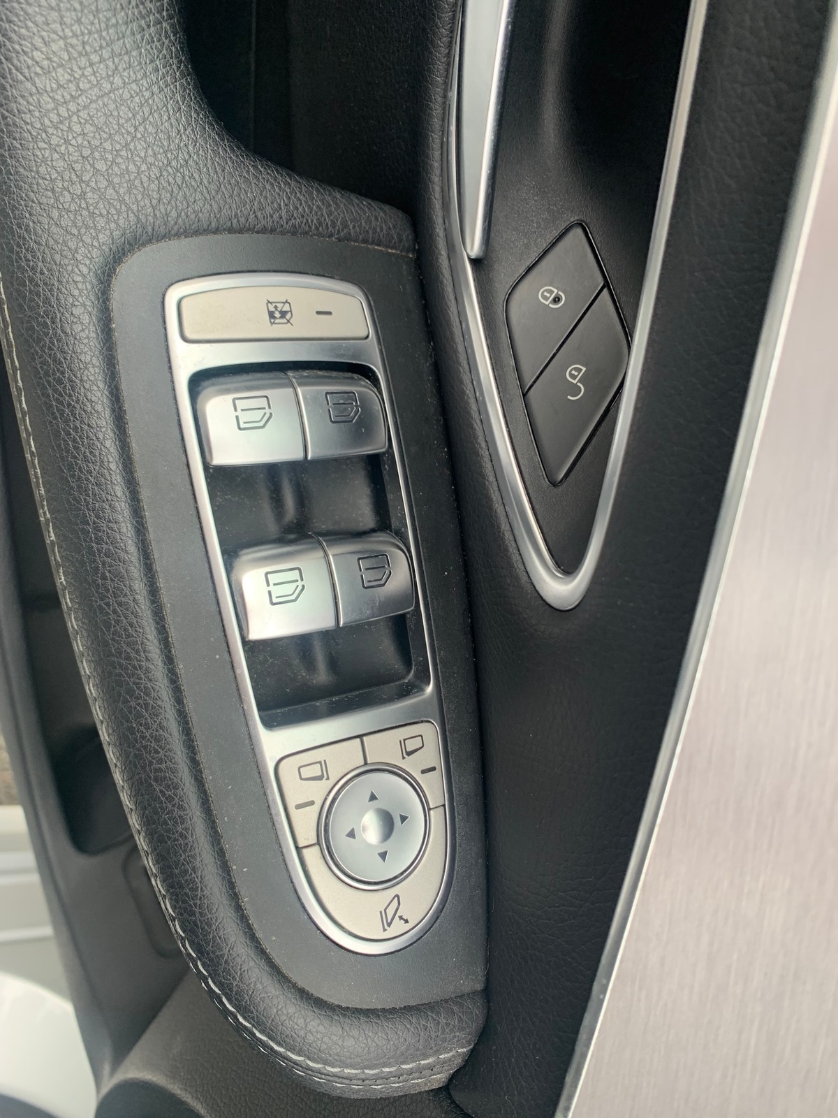 Mercedes-Benz Classe C IV (2) 200 Amg Line | 184 ch |  9G-TRONIC | Caméra recul | Sièges avant sport