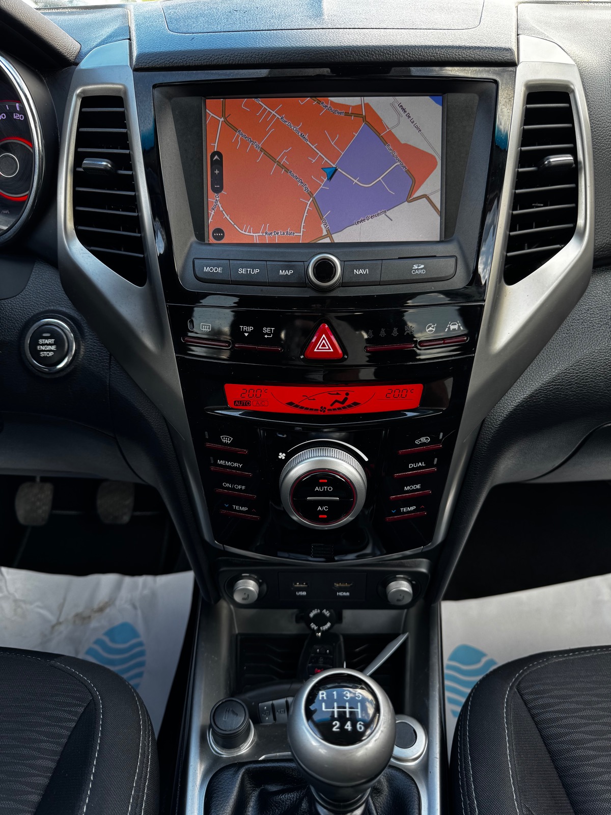 Ssangyong Tivoli 160 E-XDI 115 CV 2WD URBAN +   /  CAMÉRA  /  ACCES MAIN LIBRE  /  MOTEUR A CHAINE