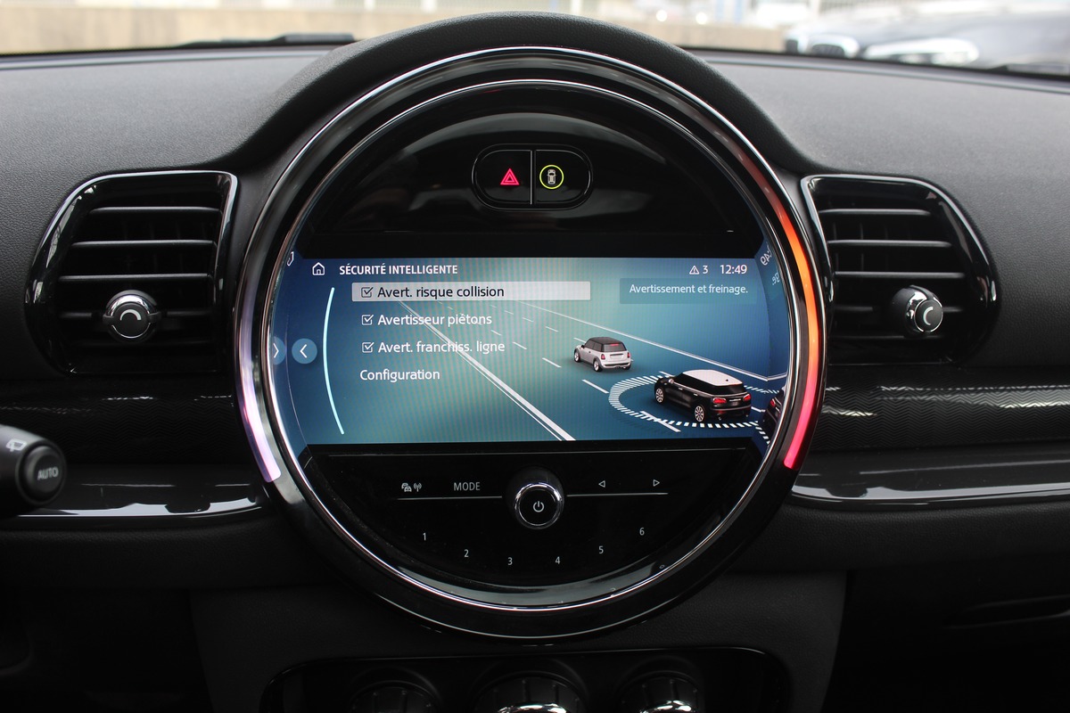 Mini Clubman III (F54) (2) 1.5 COOPER 136 ch EDITION PREMIUM PLUS BVA7 + TOIT OUVRANT + CARPLAY