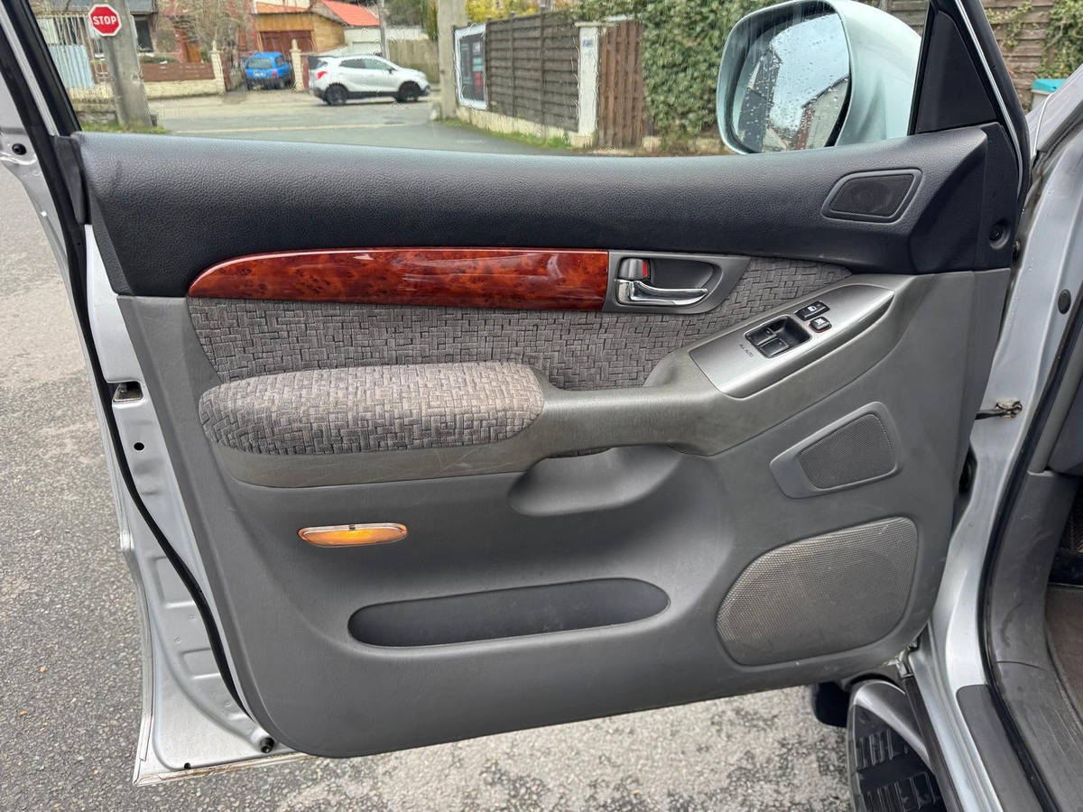 Toyota Land Cruiser KDJ125 D4-D 166 3 portes - Francais