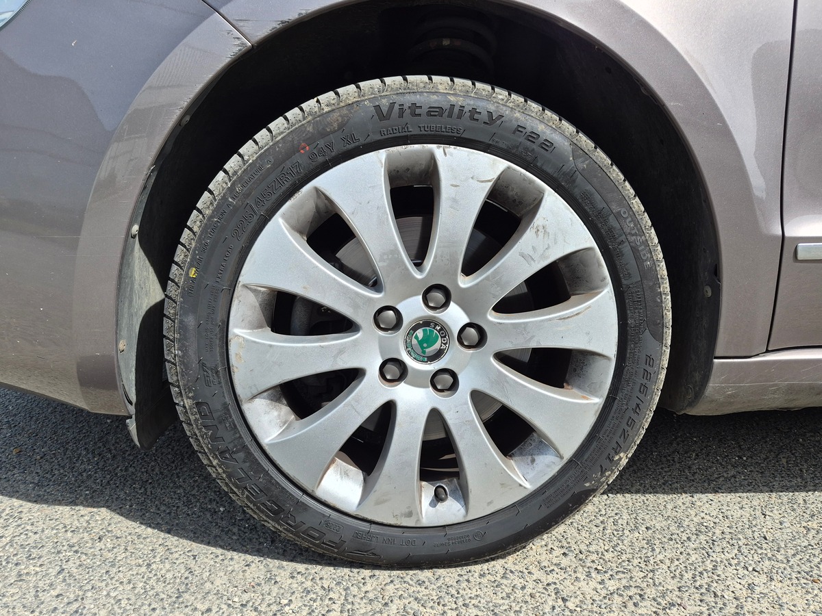 Skoda Superb Combi II 2.0 TDI 170 CR FAP PRAHA DSG