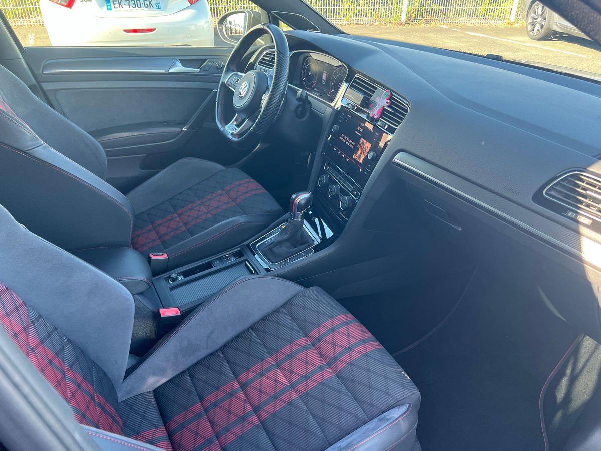 Volkswagen Golf GTI TCR | Stage 1 | Régulateur | Sièges chauffants | GPS | Ligne compléte Akrapovic