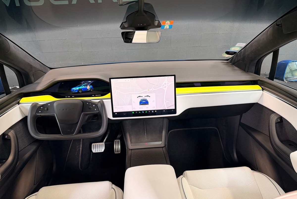 Tesla Model X PLAID 1020 CH