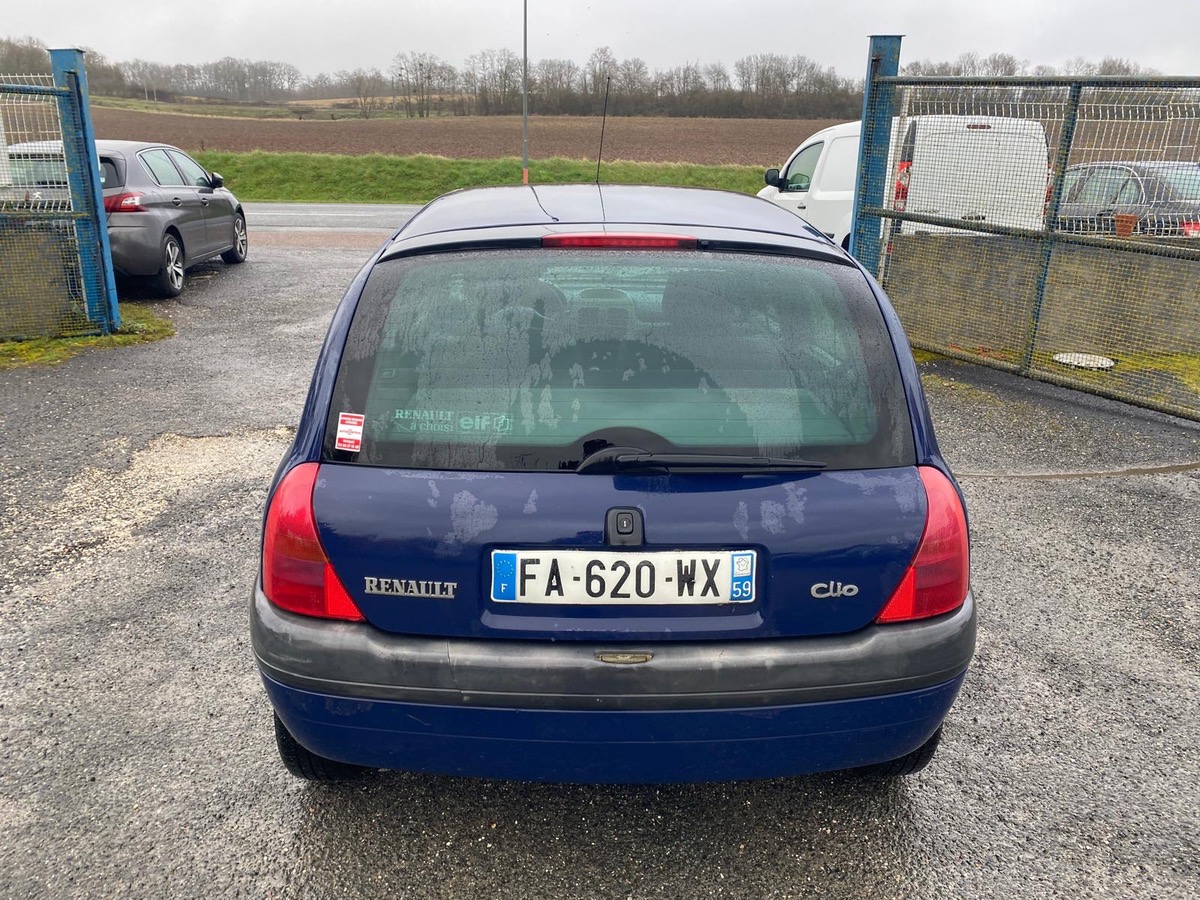 RENAULT Clio 1.2i 60cv 98165km