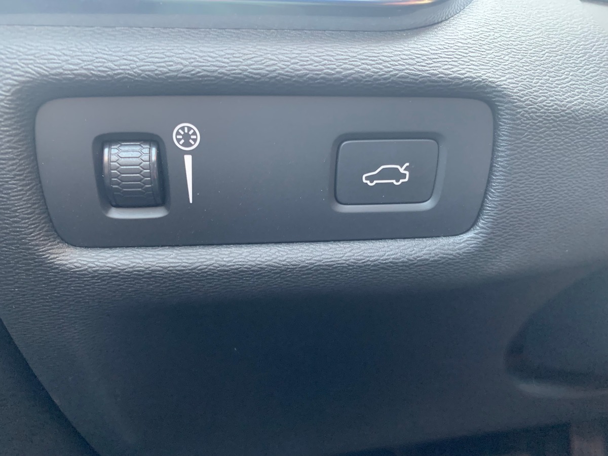 Volvo V60 150 ch | Momentum business | Caméra de recul | Avertisseur Angles Morts | Apple car Play