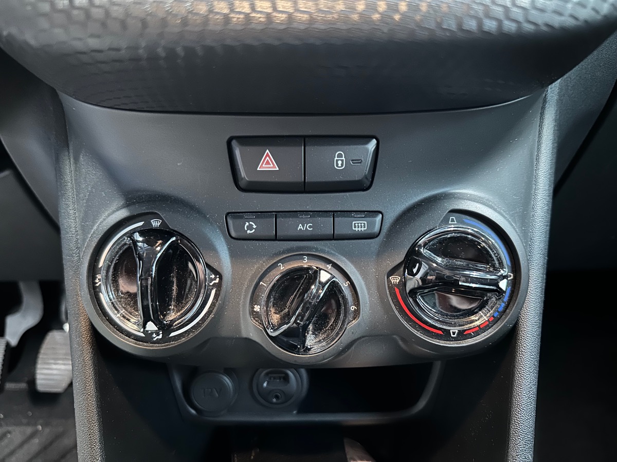 Peugeot 208 1.2 PURETECH 82cv STYLE 5P