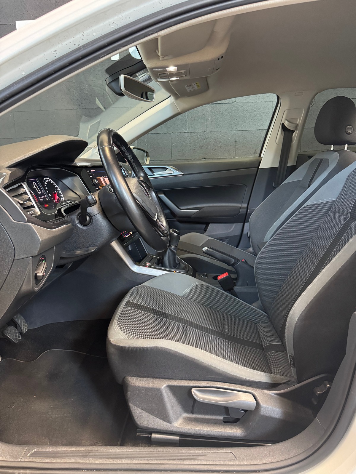 Volkswagen Polo VI 1.0 TSI 95 COPPER LINE 1ERE MAIN