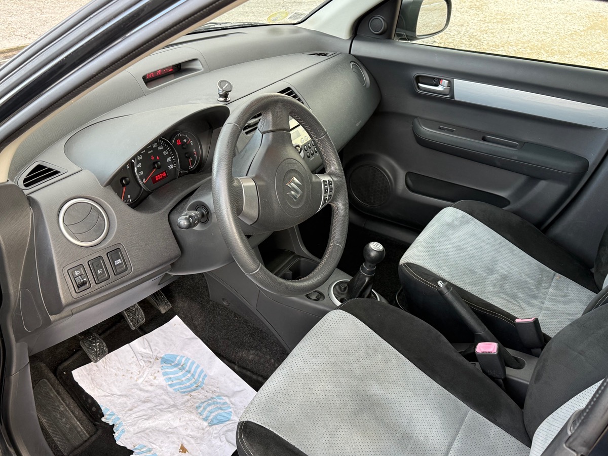 Suzuki Swift 1.3i 92CH EMBRAYAGE NEUF PARFAITE ÉTAT