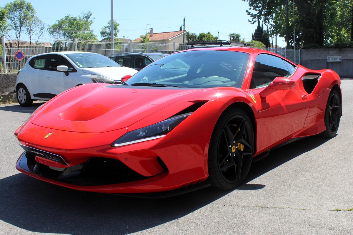 Ferrari F8 Tributo COUPE 3.9 DCT V8 BiTurbo 720 ch 1ère MAIN  ROSSO SCUDERIA - ORIGINE FRANCE