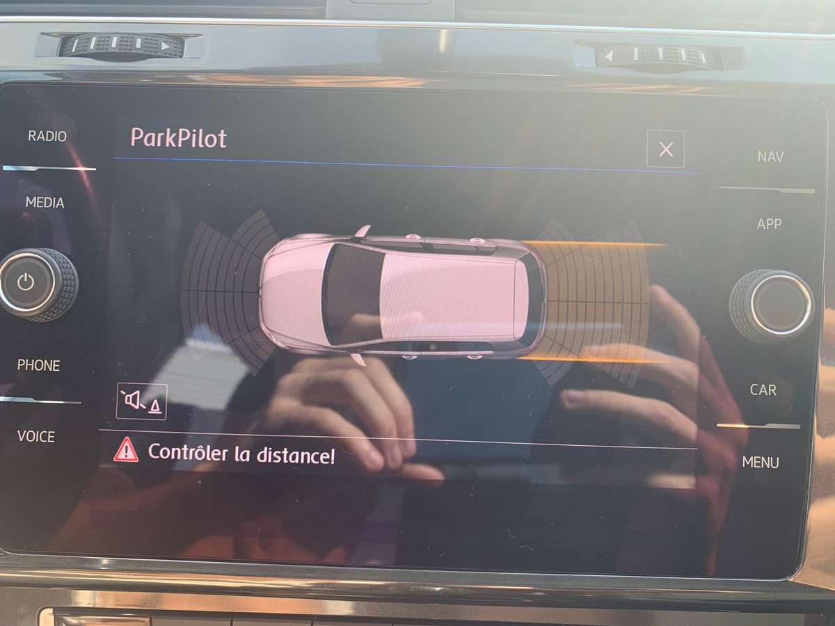 Volkswagen GOLF 7 115 ch | Confortline business | Régulateur adaptatif | Apple car play Android auto