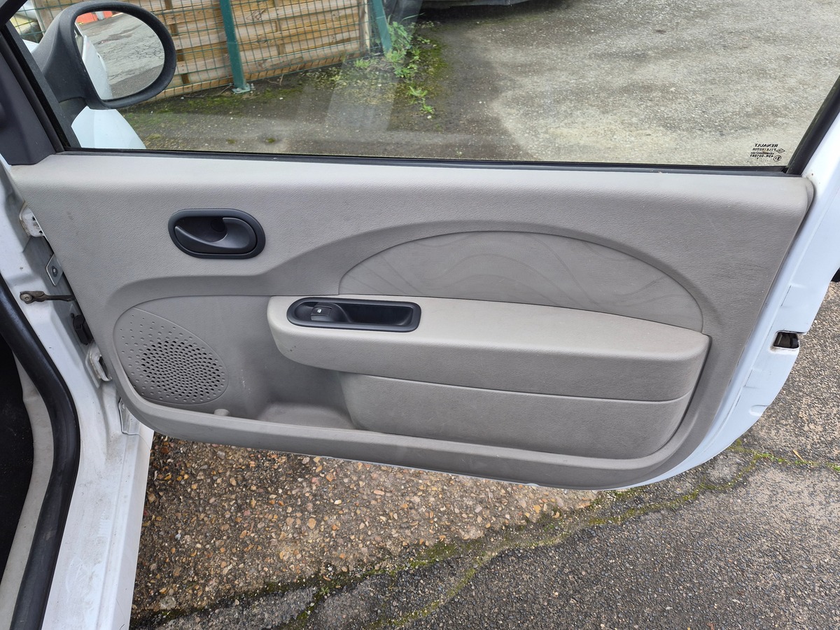 RENAULT Twingo II 1.2 60