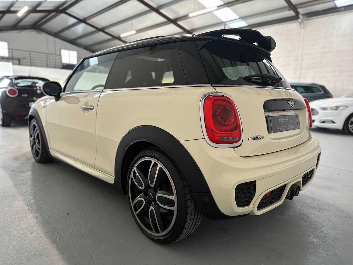 Mini Cooper III (F56) 2.0 231cv JCW BVA6 Harman Kardon / Toit Ouvrant / Echappement Sport